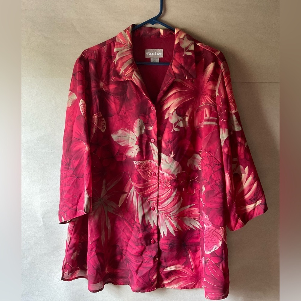 Tanjay button up shirt. Floral. Red. Size 24W